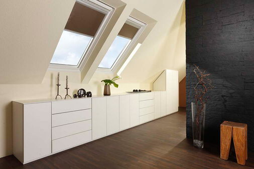 Maßgefertigtes Sideboard unter Dachschräge